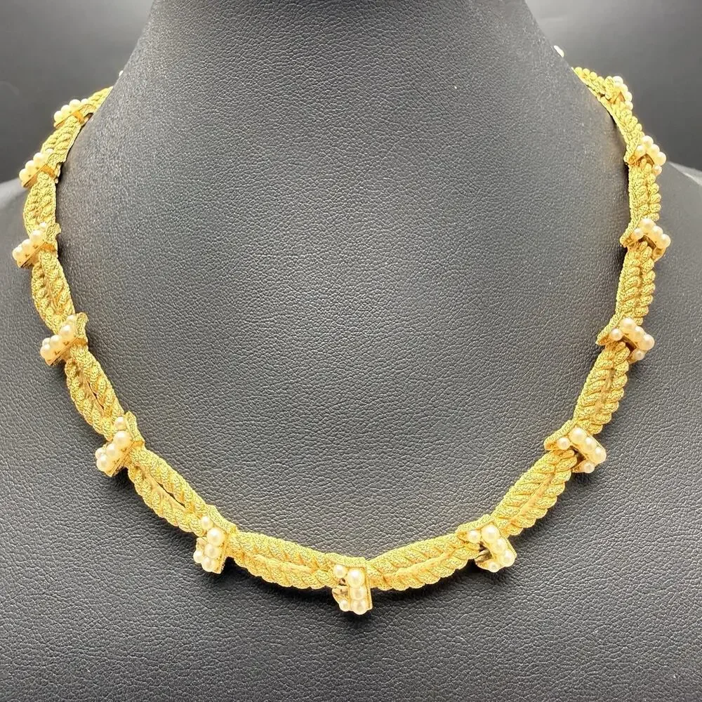 Vintage Crown Trifari Necklace Brushed Gold Rope Faux Pearls Choker 15-1/2”